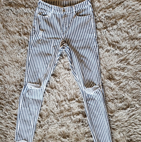 Jeans - Picture 1 of 3